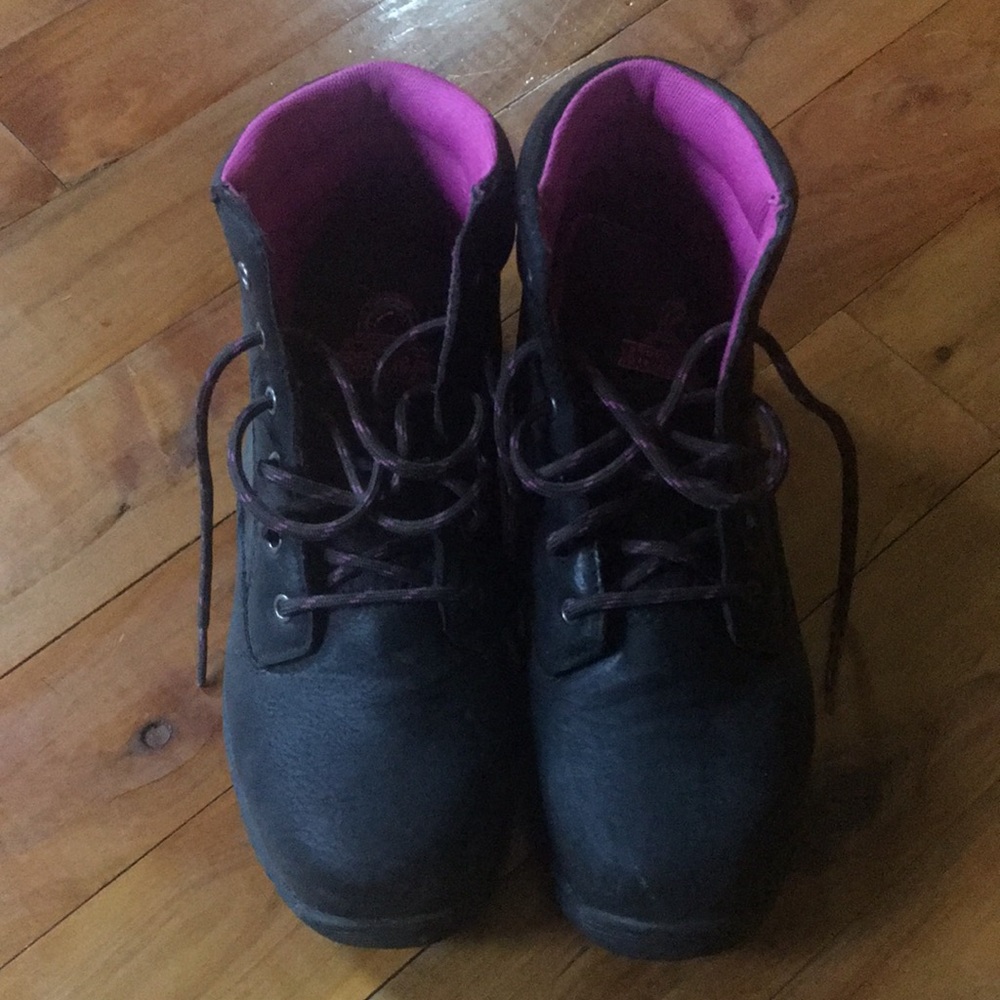 Steel tip boots